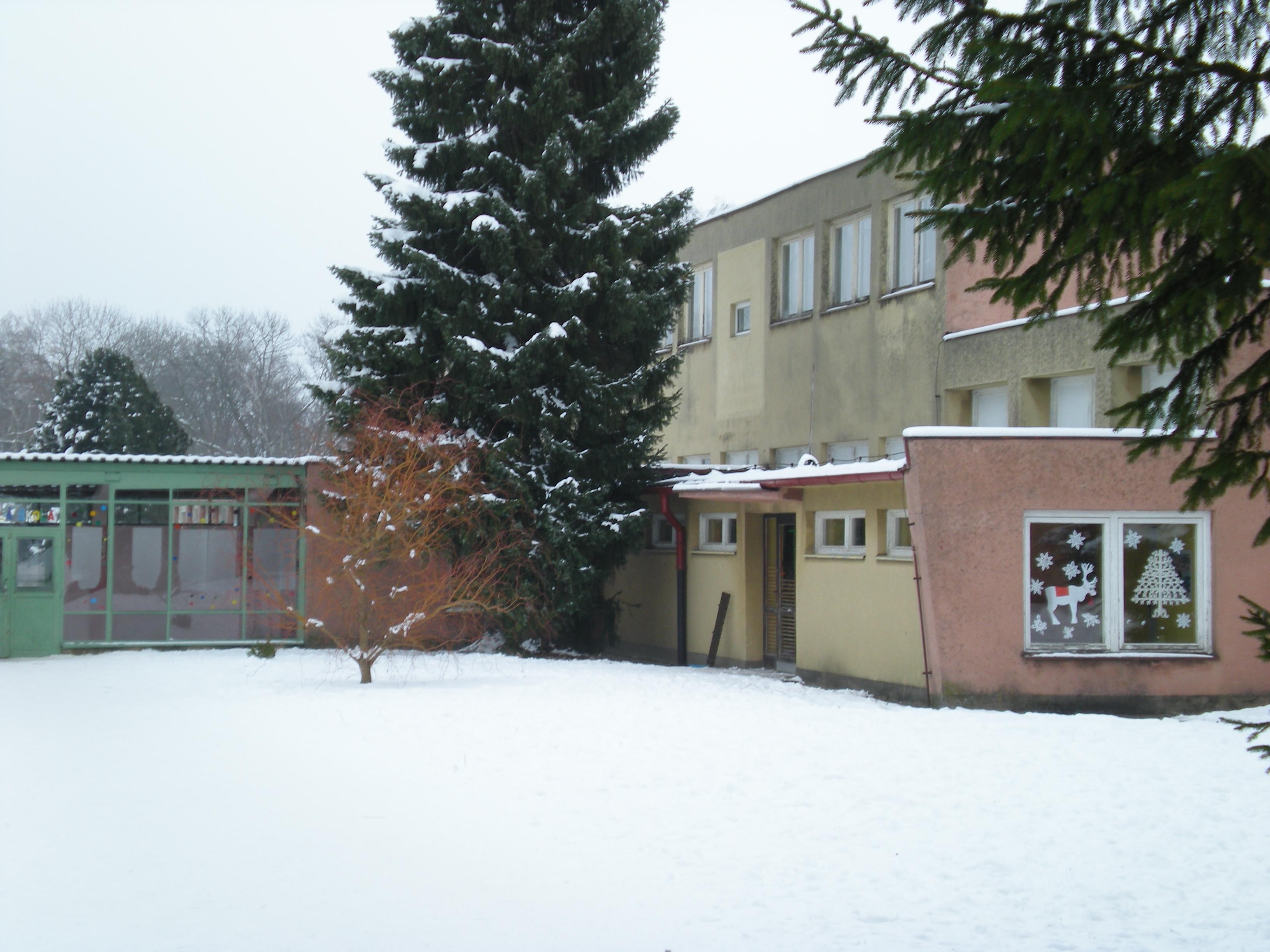 Škola venku.